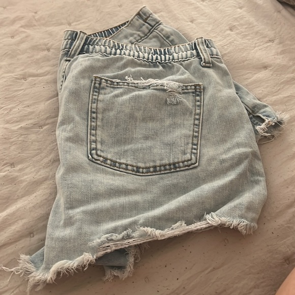 Women’s Jean shorts - Picture 3 of 3